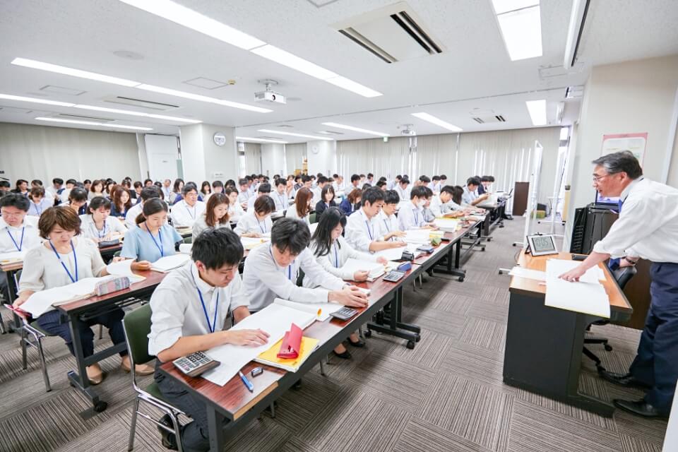 毎週月曜日朝から実施する理念浸透のための勉強会